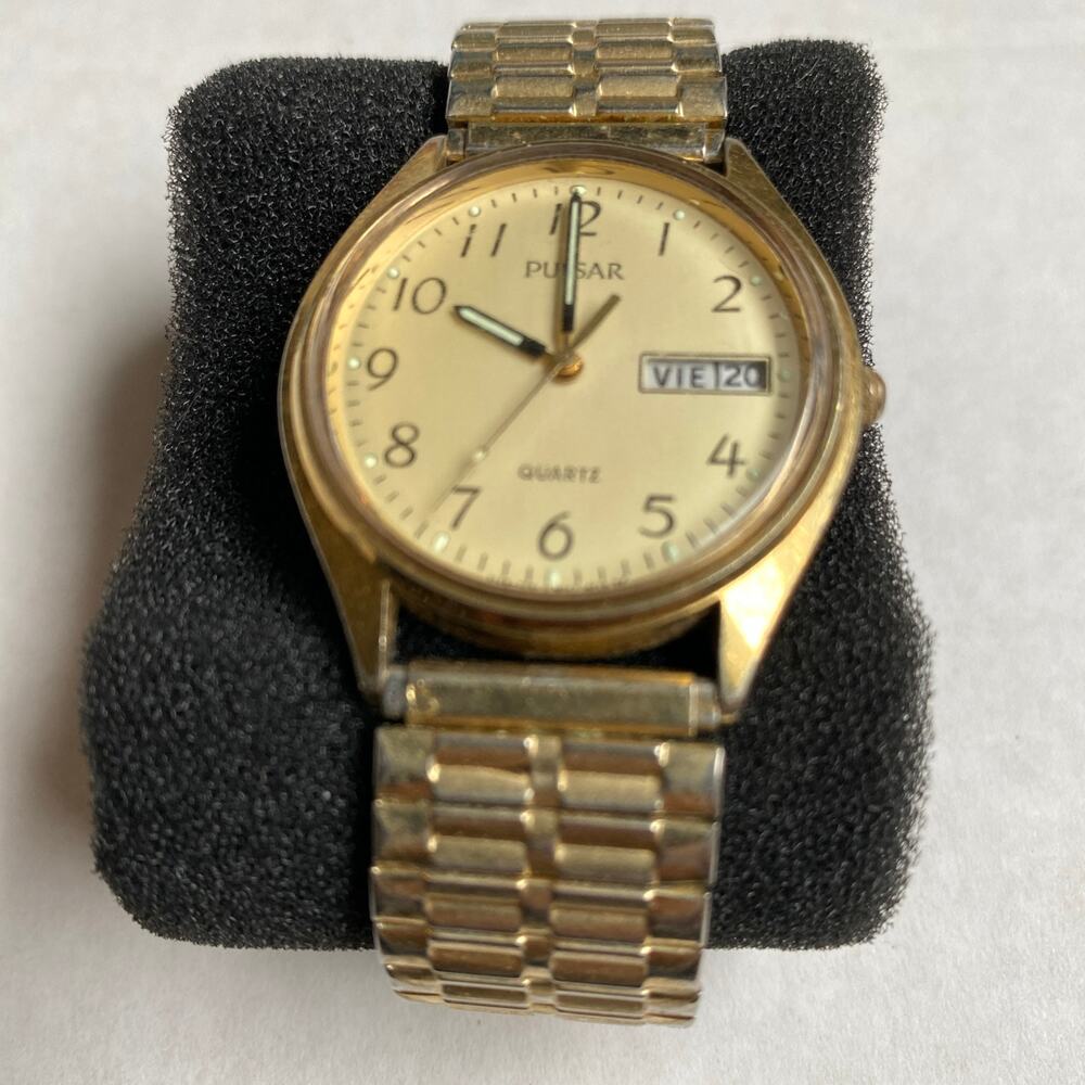Vintage Pulsar by Seiko MVMT new battery stretch band